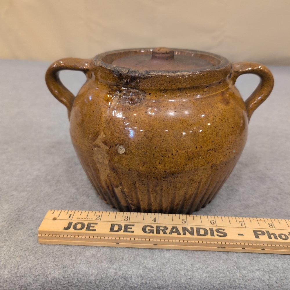 Antique Brown Glazed Stoneware Bean Pot with Lid Ribbed Base Dual Handles - Picture 5 of 7